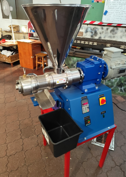 Presa ulei la rece 220 V,  2.1Kw